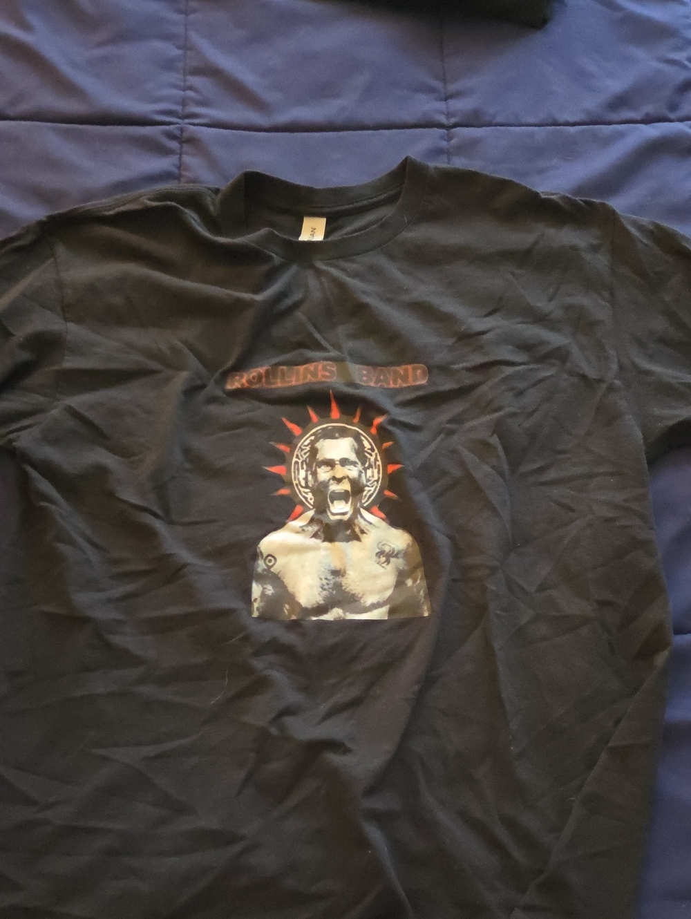 Gildan Black Short-Sleeve Graphic Crewneck T-Shirt